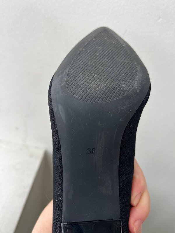 Черные классические туфли Bata размер 38 4