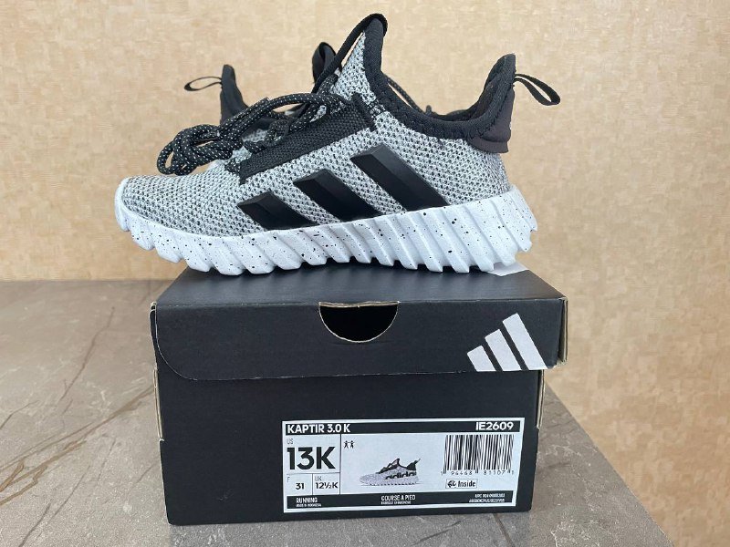 Новые детские кроссовки Adidas размер 31 2