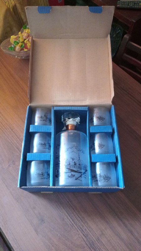 Вазы 3 шт, ваза с подносом, конфетницы, виски сет 5