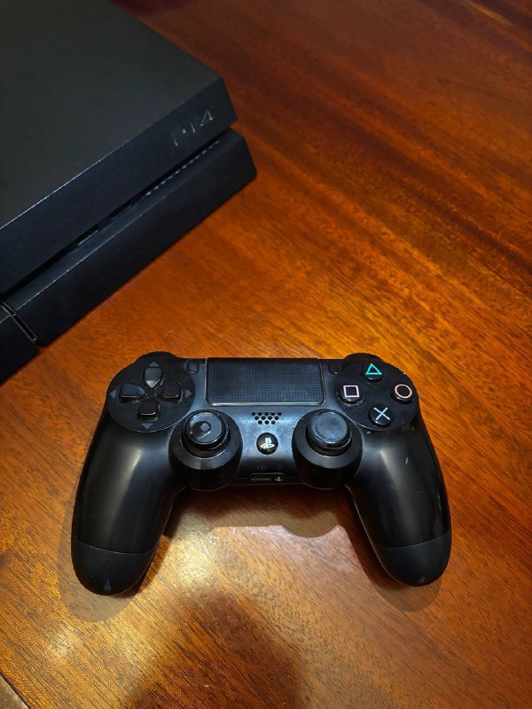 PlayStation 4 с 5 играми 3