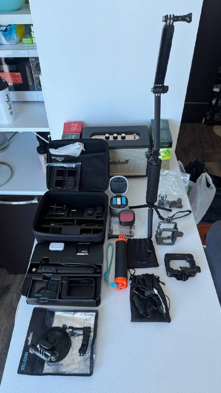 JBL Pulse 4, GoPro HERO11 Black, AirPods Pro 4