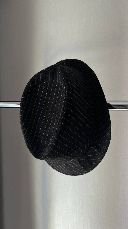 Шляпа, белый топ, черный топ, купальник, топ и юбка, черное худи