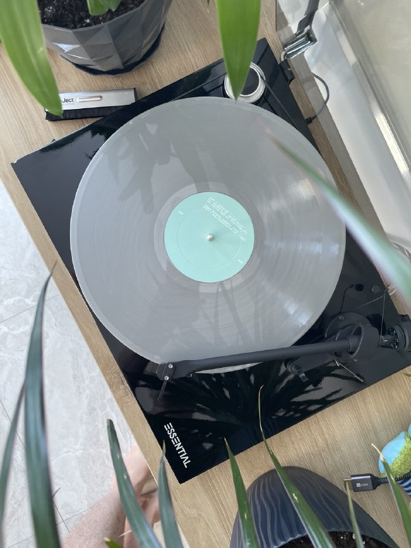 Виниловый проигрыватель pro-ject essential 3