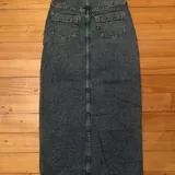 Серые джинсы, голубые джинсы Gap, джинсовая юбка H&M 6