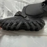 Crocs 2