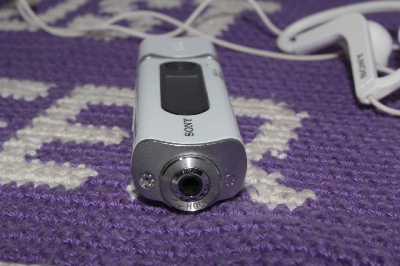 mp3 плеер Sony nwd b103f, наушники Sony mdr-as200 4