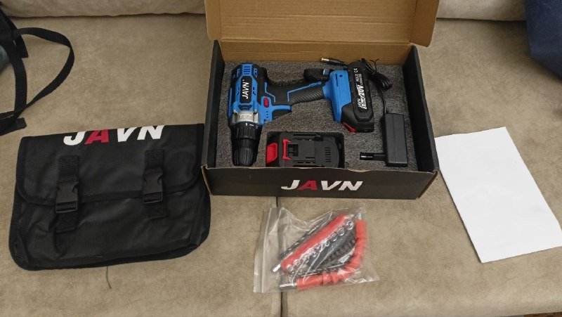 Шуруповерт с аккумуляторами и набором насадок 3