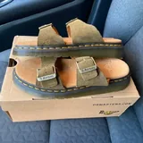 Сандалии Dr. Martens Voss II 1