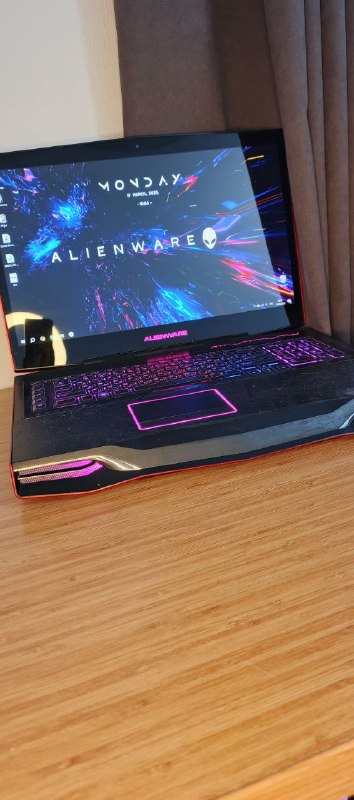 Ноутбук Alienware M18 Intel i7 20GB SSD 190GB 3
