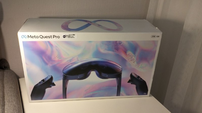 VR очки Oculus Quest Pro 256 Гб, контроллеры, комплектация 4