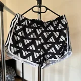 Женские беговые шорты Adidas Celeb M20 1