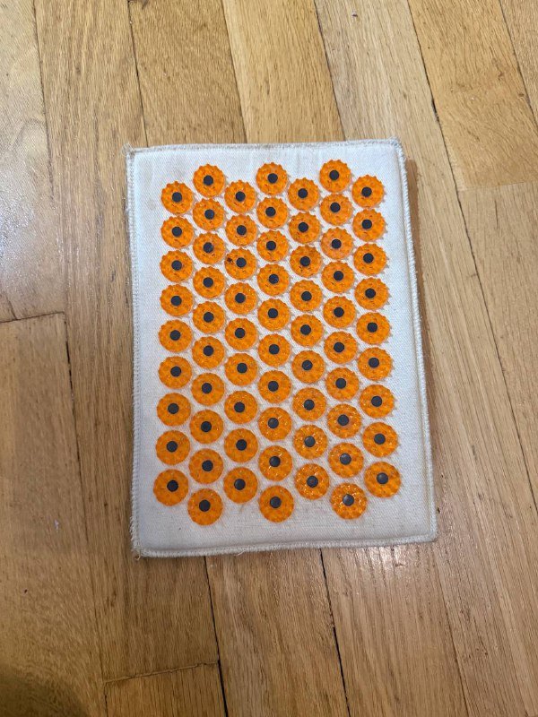 ваза, массажный ролл, мешок для стирки, елочки, гантели, йога кубики, настольные игры, аппликатор Кузнецова 8