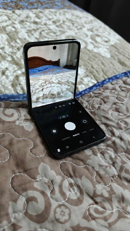 Samsung Galaxy Z Flip 4 5