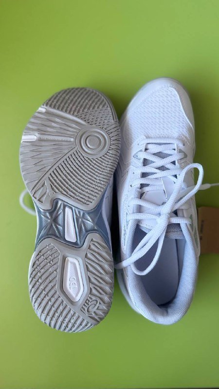 Новые кроссовки ASICS 23,5 см 3