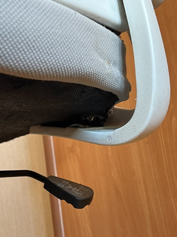 Офисное компьютерное кресло 4