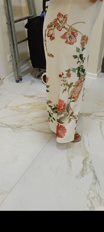 Белые брюки с цветочным рисунком 2