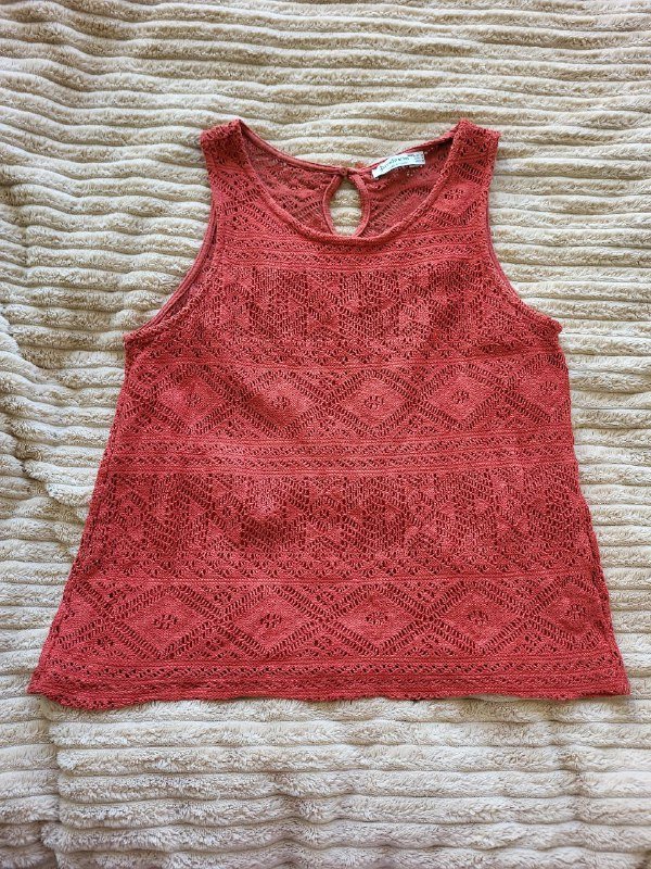 Свитер, повязка на голову, шорты спорт Calvin Klein, шорты хлопок, майка белая, джинсы Koton, юбка вязаная, майка красная вязаная, платье комбинированное 9