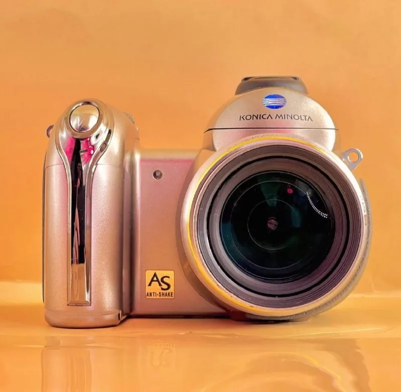 Камера Konica Minolta Dimage Z6 1