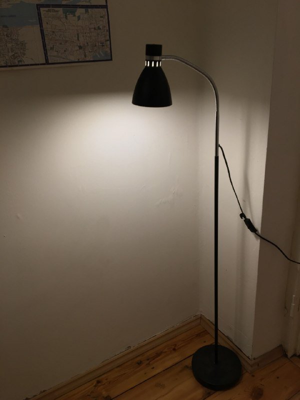 Кресло, стулья, зеркало, столик, коврик, лампы 8