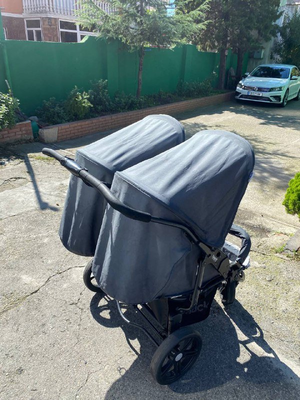 Коляска двойная