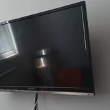 Grundig телевизор 32" с кронштейном 2