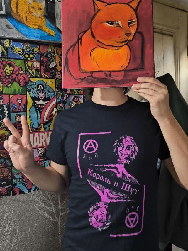 Футболки и лонги Tbilisi Punk Distro, значки, нашивки