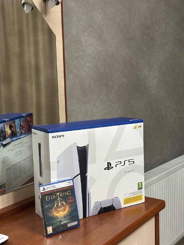 PlayStation 5, джойстик, игра Elden Ring с дополнением