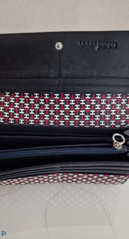 Женский клатч-кошелек Tommy Hilfiger 4