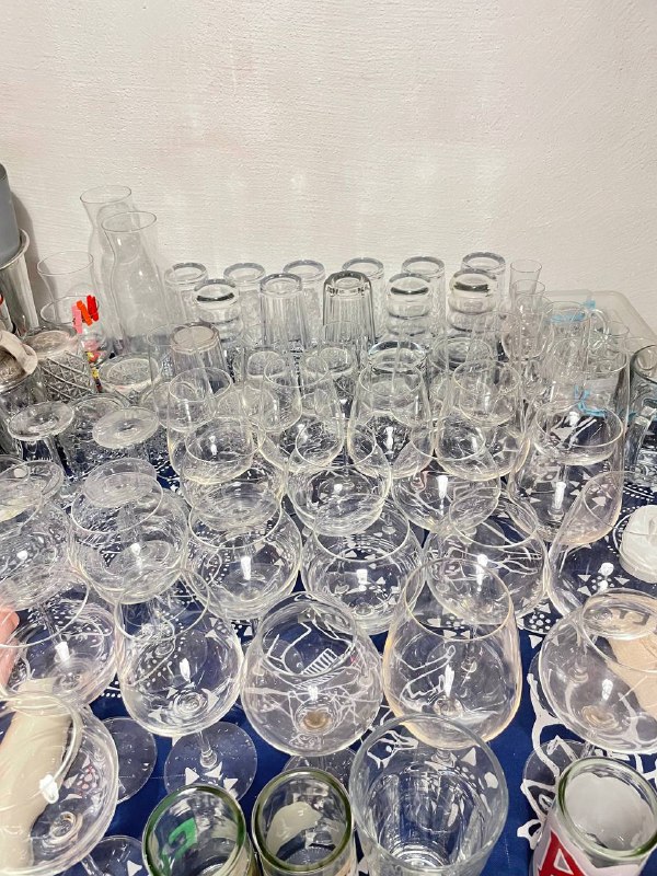 Инвентарь, посуда, бокалы, тарелки, кухонная утварь, мебель, декор 3