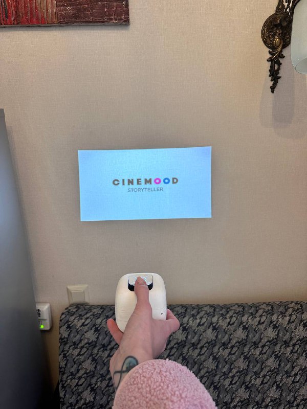 Cinemood Smart TV Mini Projector