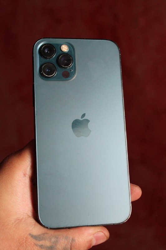 iPhone 12 Pro 128GB, iPhone SE3 2022 64GB 2
