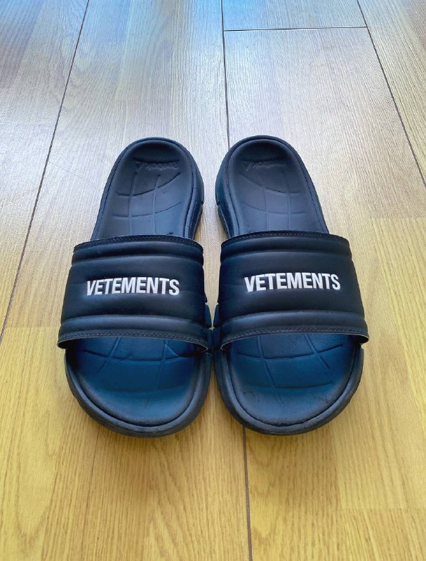 Vetements x Reebok slides 2