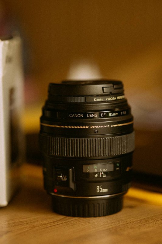 Фотоаппарат Canon 6D с объективами EF 50 1.8 и EF 85 1.8, сумка, ремни, аккумуляторы 9