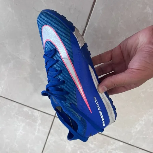 Футбольная обувь Nike Mercurial