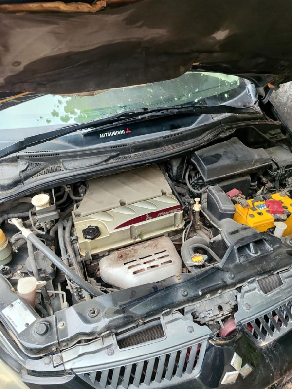 Mitsubishi car 2006 Gaz benzin 5