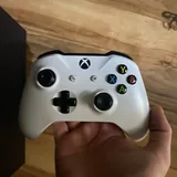 Xbox One S, джойстики 3