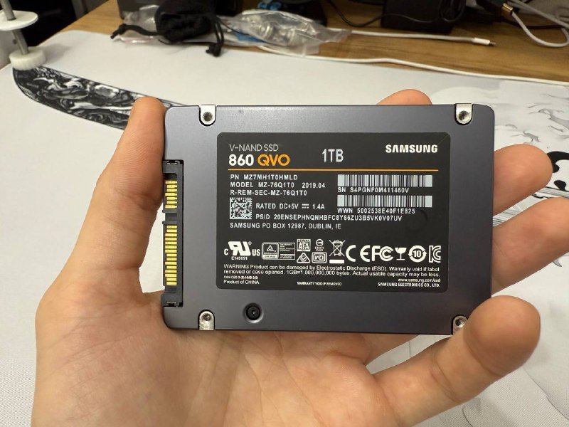 Жёсткий диск SSD Samsung 860 QVO 1TB 2
