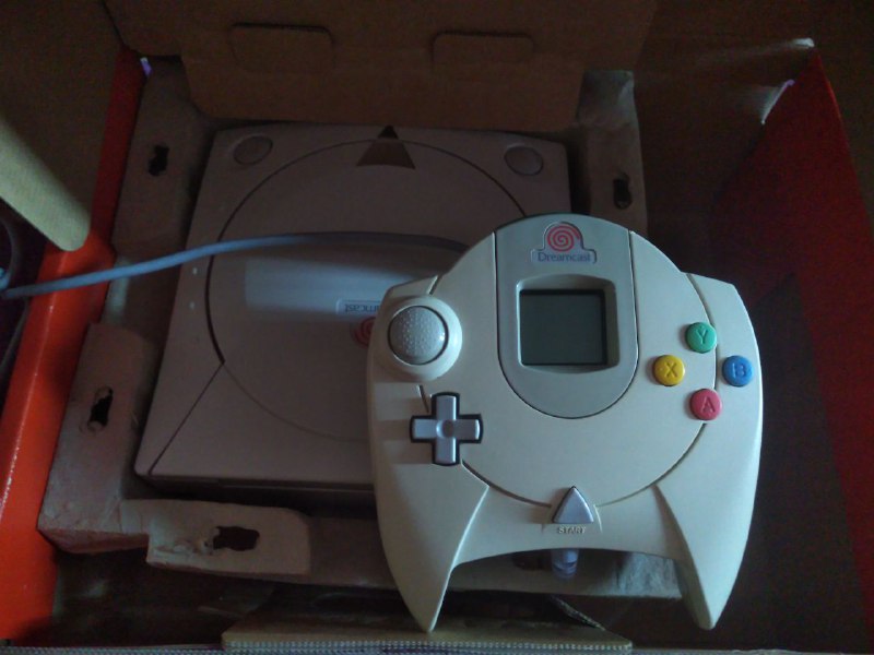 Игровая приставка Sega Dreamcast, 2 игры, карта памяти 4