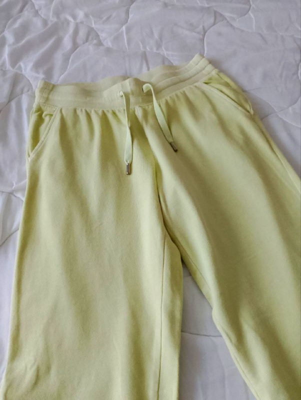 Толстовка укороченная H&M, спортивные брюки Old Navy 2