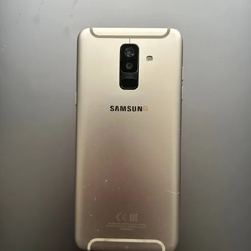 Samsung, iPhone 8