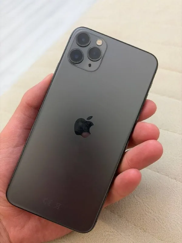 iPhone 11 Pro Max 64 GB 1