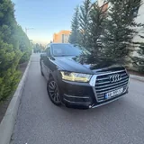 Audi Q7 8