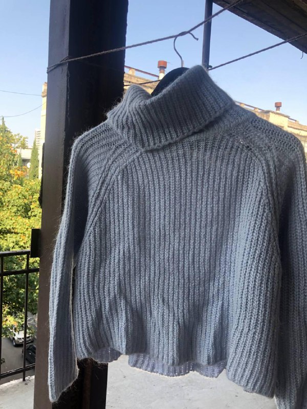Нежно-голубой кроп-свитер Zara knit, размер S