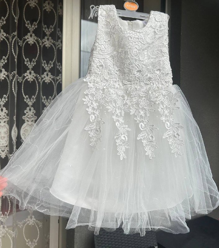 Праздничное платье на 4-5 лет
