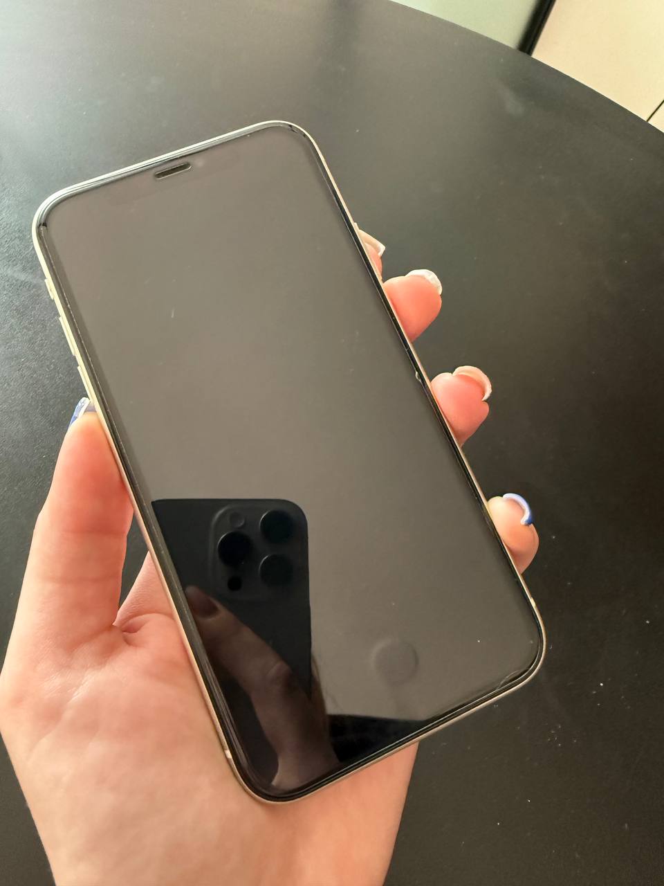 iPhone 11, 4 чехла, защитное стекло 2
