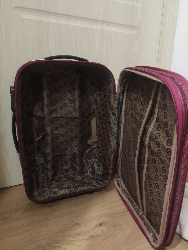 Чемодан на колесиках 50х20х34 2