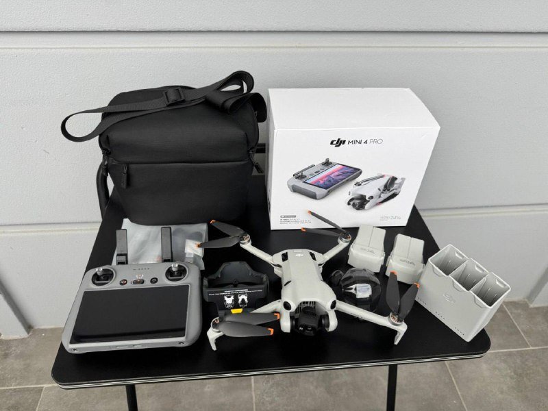 Дрон DJI Mini 4 Pro Fly More Combo With RC 2
