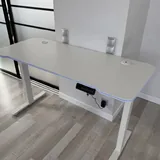 Компьютерный стол с электрической регулировкой высоты 3