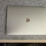 MacBook Pro 13.3 Retina i5 Touchbar 4