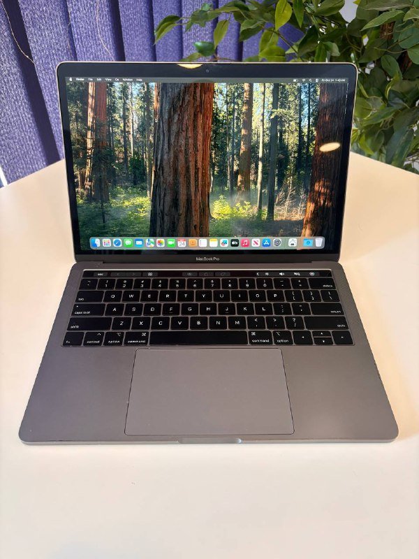 Macbook pro 2018 i5 8/256 GB